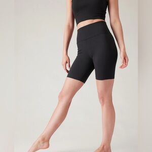 *NWOT* ATHLETA Aurora Seamless 7" Short